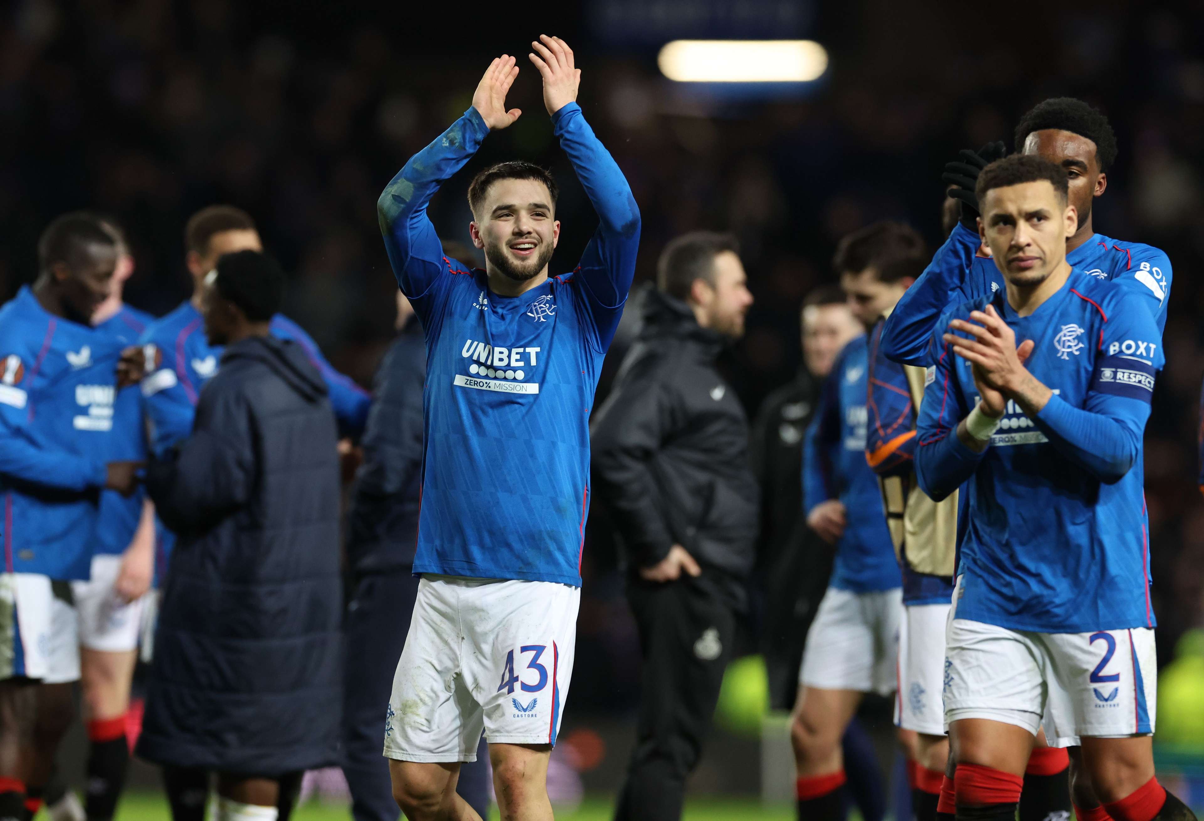 僅引起了球 僅引起了球