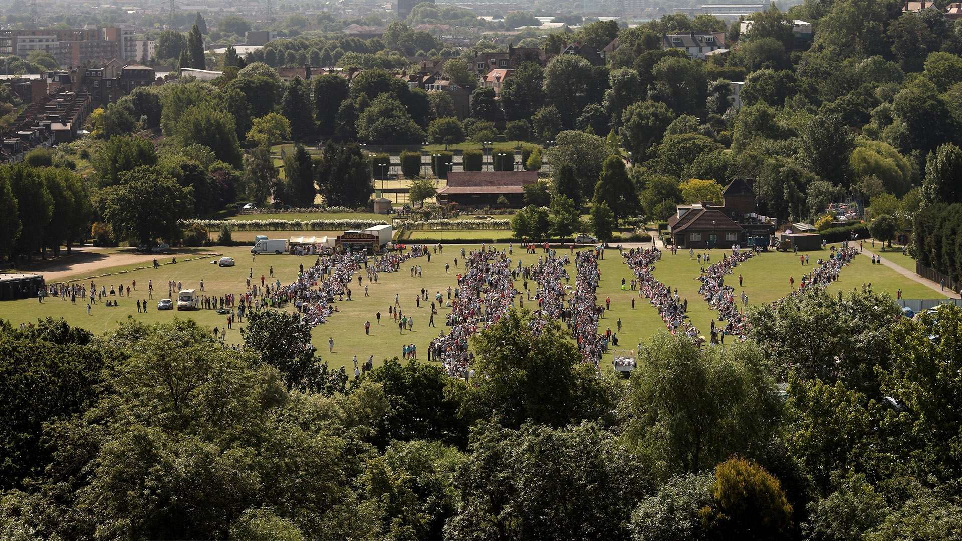 伊塞斯的两 伊塞斯的两